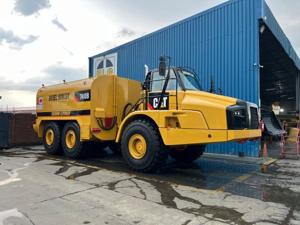 CAT 740B DIESEL TANKER 35000L (L4E02627)