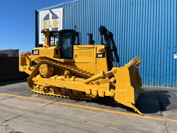 CAT D8R (9EM09147)